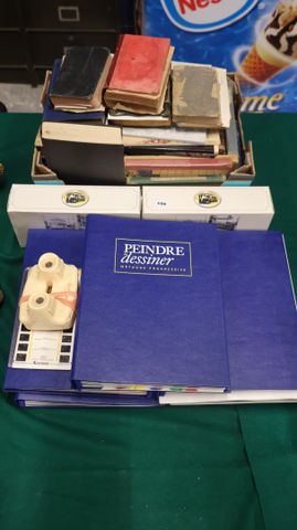 Ensemble de livres divers, missels, collection de magazine sur la...