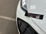 a sticker on the front of a car that says vauto