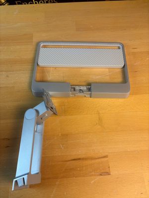Support pour écran 17,5x26, vendu en état