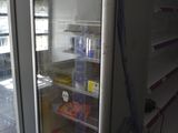 un réfrigérateur contenant beaucoup de nourriture