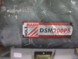 a sticker on the back of a car seat that says mann dsm - 200ps