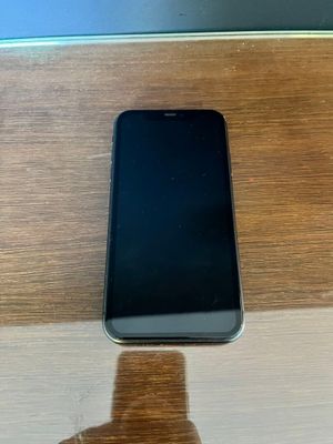 a cell phone that is sitting on a table