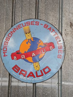 a sign on the side of a building that says bran oil