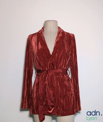 une image d'une robe sur un mannequin, un mannequin, un mannequin, un mannequin, un mannequin, un mannequin, un mannequin, un mannequin, un mannequin