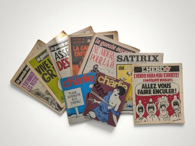 beaucoup de livres sur la table