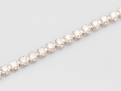 un bracelet de tennis en diamants