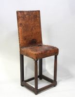 Chaise à dos, le dossier rectangulaire et l'assise garnis de…