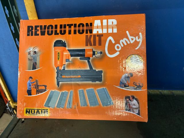 Coffret REVOLUTION AIR Kit Comby – Agrafeuse à air 