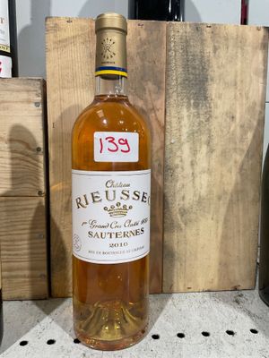 1 bouteille de Sauternes, 1er Grand cru classé (2010) « Chât…