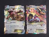 deux cartes pokemon posées l'une sur l'autre sur une table