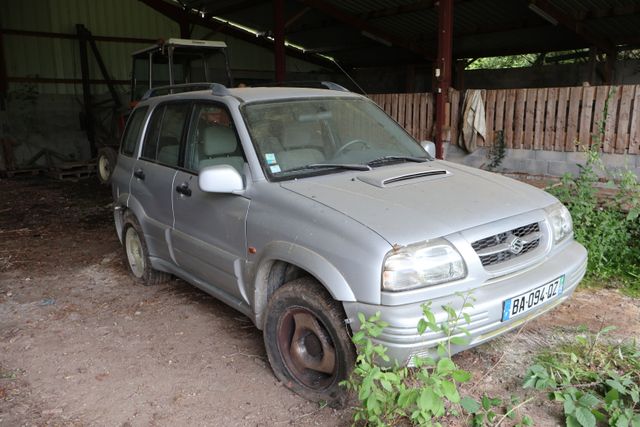 Véhicule particulier SUZUKI Vitara immatriculé BA-094-QZ, 1ère mi...