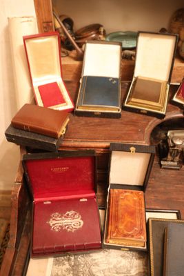 Ensemble de missels et livres religieux en coffret et reliés… - Photo 1