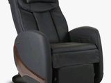 un gros plan d'un fauteuil inclinable sur fond blanc