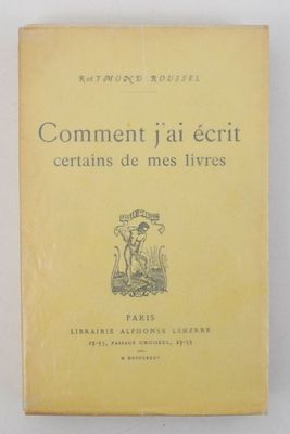 la couverture d'un livre jaune sur laquelle figure le dessin d'un homme à cheval