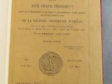 un livre ouvert sur lequel est posée l'image d'un phoque