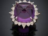 une bague en améthorate et diamants