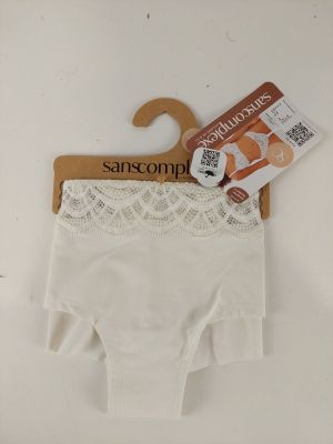 the panties are white and have lacy lace on them