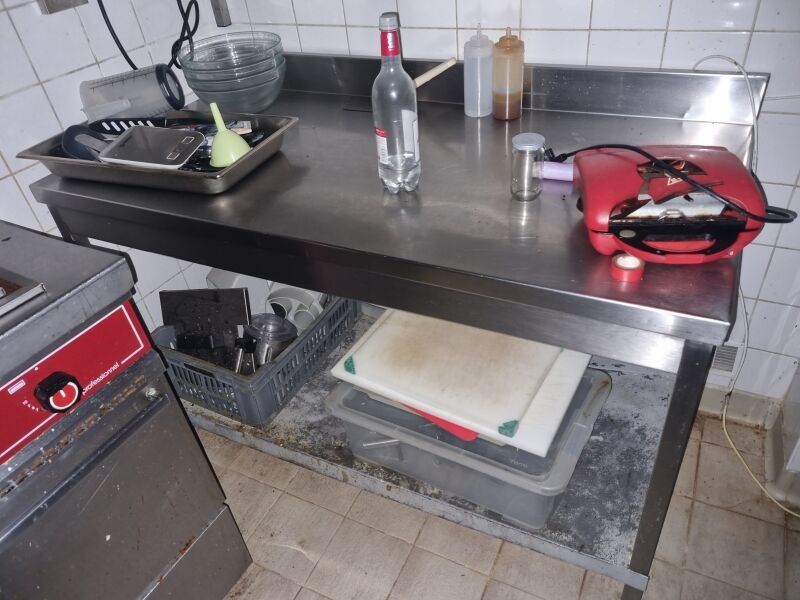 Table inox