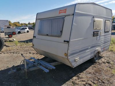an image of a trailer parked in a parking lot