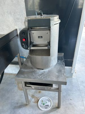 a machine that is sitting on top of a table