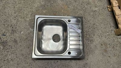 165 / Evier en INOX dimensions 58 x 50 cms /// VENDU EN…
