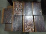 plusieurs morceaux de savon posés les uns à côté des autres sur une table