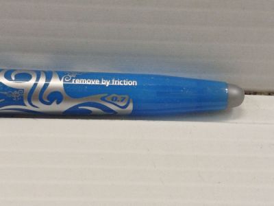 PILOT - Stylo roller gel Frixion Ball - Pointe 0.7mm - Encre…