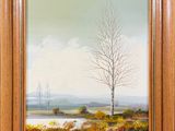 un tableau représentant un arbre dans un champ, avec un lac en arrière-plan