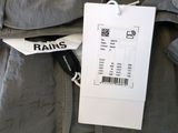 a tag on the back of a jacket that says rains