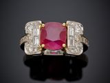 une bague en rubis et diamants