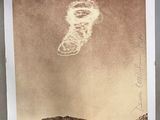 une affiche représentant un nuage dans le ciel