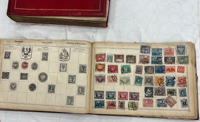 2 Albums anciens des pays du Monde déjà triés par endroit
