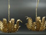 paire de lustres en feuille d'or, milieu du XXe siècle