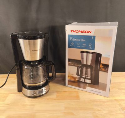 Cafetière filtre Thomson THKF12P