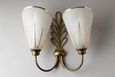 TRAVAIL 1950 Grande applique double en laiton doré à décor d…