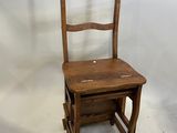 chaise en bois avec assise et dossier en bois