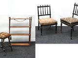deux photos d'une chaise et d'une étagère dans la même pièce