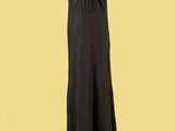 une robe noire sur un mannequin mannequin mannequin mannequin mannequin mannequin mannequin mannequin mannequin mannequin