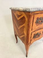 Petite commode d'entre-deux en bois de placage et marqueteri… (photo 6)