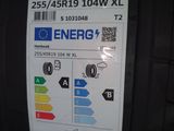 a sticker on the side of a car that says lenerg