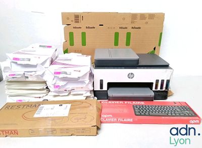 Fort lot de matériel bureautique et informatique : imprimant…