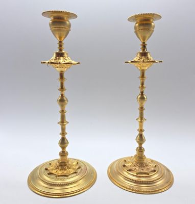 paire de chandeliers anciens en laiton