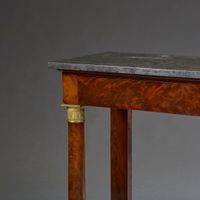 Console en acajou et placage d’acajou reposant sur deux pied… (photo 2)