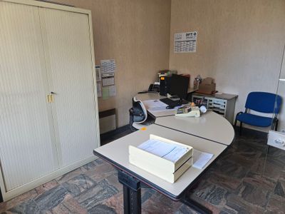 Bureau d'angle Caisson 2 chaises sur roulettes