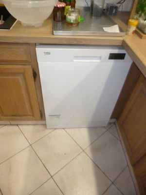 Lave-vaisselle sous plan BEKO moderne et pratique - Photo 1