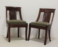 Paire de chaises dossier gondole en acajou mouluré, pieds sa…