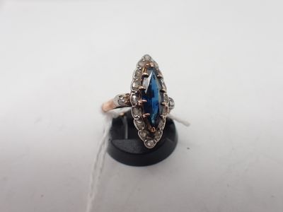 Bague marquise en or, platine, rose et saphir, poids 3,9g te…