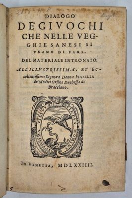 un vieux livre avec l'image d'un oiseau