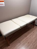 1 table de soin skaï beige