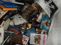 1/2 Palette de Blue Ray - DVD - Cassette - Etc. (photo 2)